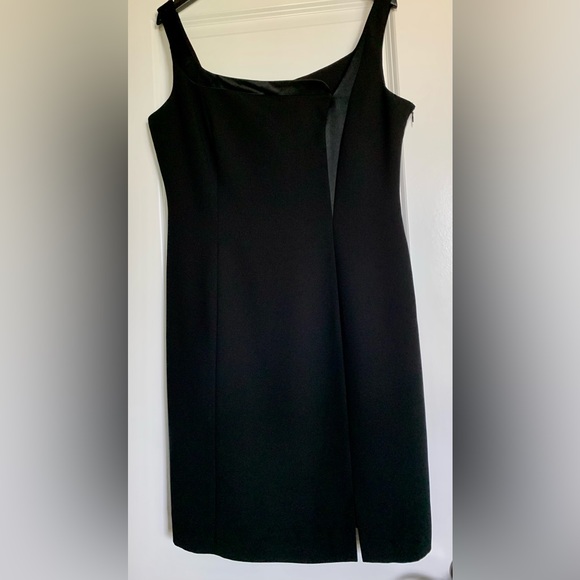 LN STUNNINGLY BEAUTIFUL JONES NEW YORK CLASSIC BLACK DRESS. FULLY LINED. - Picture 3 of 9